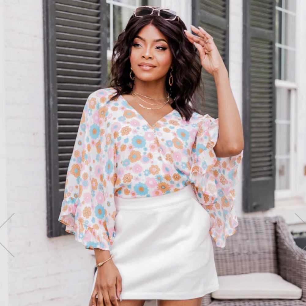 Not Just A Good Day Multi Floral Ruffle Sleeve Bodysuit - Medium NWOT